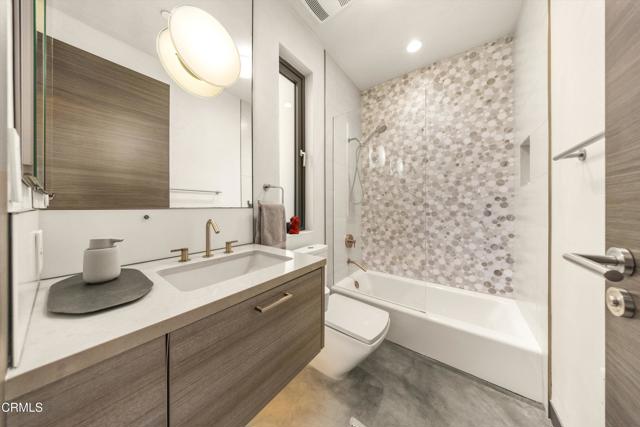 6768 Breakers Way, Ventura CA: https://media.crmls.org/mediaz/85a54f42-4fca-4824-93f5-a93960704673.jpg