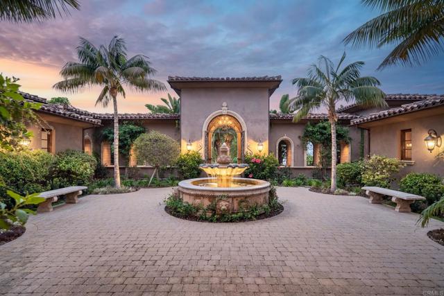 4955 Rancho Del Mar Trail, San Diego CA: https://media.crmls.org/mediaz/85a56b05-7e8e-4b48-9809-04d886e1df24.jpg