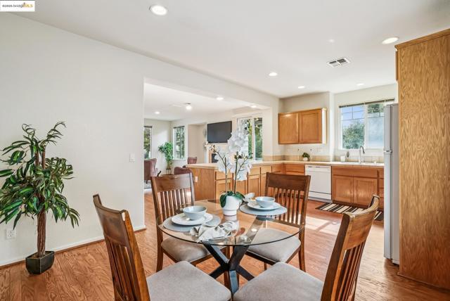 1861 Parkside Dr, Concord CA: https://media.crmls.org/mediaz/85a57db1-74a3-49f2-a357-d0240f80b74b.jpg