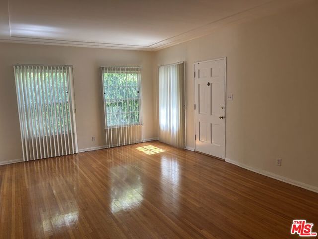 244 S Lasky Drive, Beverly Hills CA: https://media.crmls.org/mediaz/85a69a33-c9a1-4156-8524-b476b1e6837c.jpg