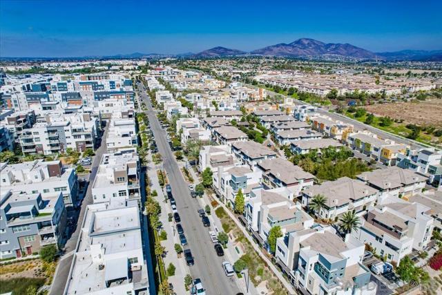 2092 Tango Loop, Chula Vista CA: https://media.crmls.org/mediaz/85a6c556-2a92-4f4a-a547-9f7c27807bd2.jpg