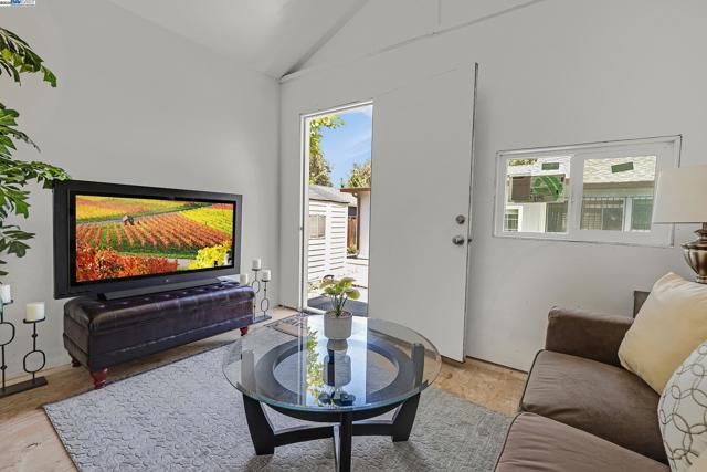 2715 Mosswood Dr, San Jose CA: https://media.crmls.org/mediaz/85a748c5-03d1-41b3-8fef-6c4bb9cd6d58.jpg