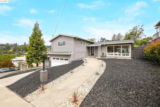 4847 Dunkirk Ave, Oakland CA: https://media.crmls.org/mediaz/85a77730-3e9e-497e-aef8-41abd2b7b7ae.jpg
