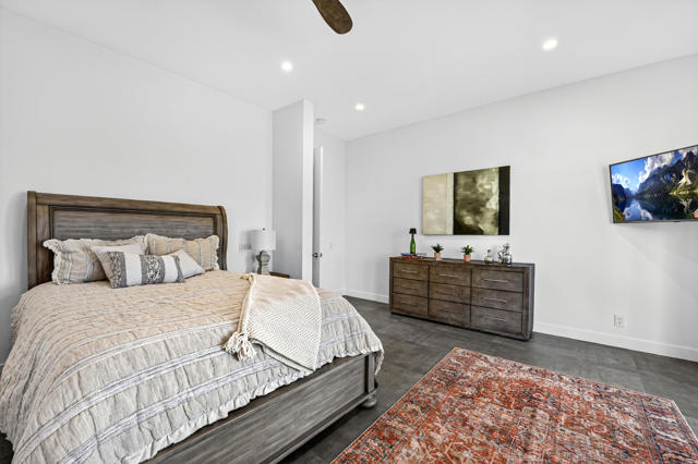 49120 Sunrose Lane, Palm Desert CA: https://media.crmls.org/mediaz/85a7f1ae-ec9f-4a73-8d4a-12b516a0ef18.jpg