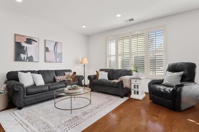 1112 Park West Drive, Pittsburg CA: https://media.crmls.org/mediaz/85a808f6-e85d-4572-9ada-18192044cbd3.jpg