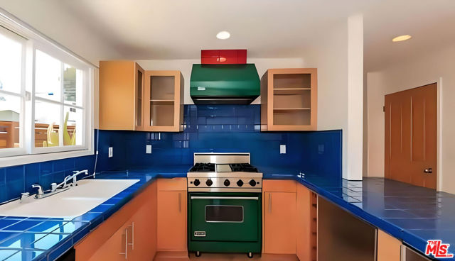 653 Marine Street photo 14