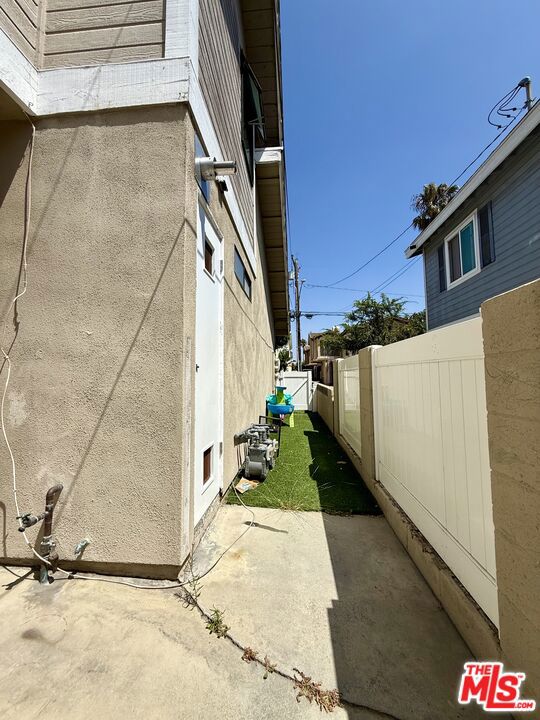 2008 Belmont Lane, Redondo Beach CA: https://media.crmls.org/mediaz/85a82d8f-356e-40db-956d-47cf32fc8404.jpg