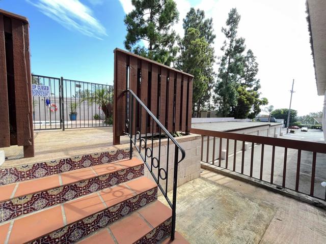 Image 33 of 36 For 2582 Del Mar Heights Road 17