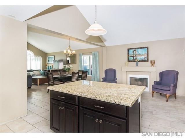 30478 Sierra Madre Drive, Temecula CA: https://media.crmls.org/mediaz/85a895f6-6dcc-43c4-a50a-4578e7cee3cd.jpg