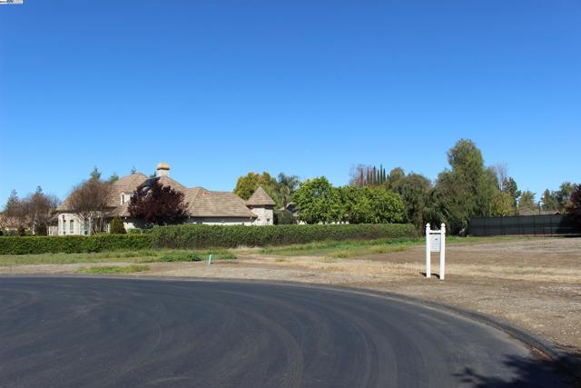 Image 4 of 19 For 8485 Ranch Rd