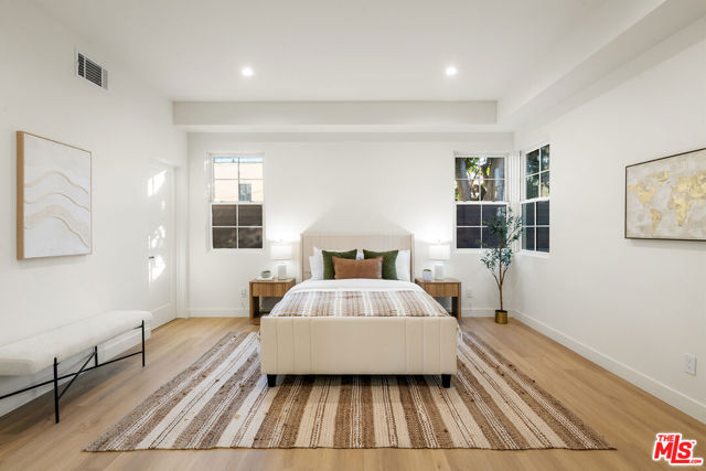 1203 N Vista Street, West Hollywood CA: https://media.crmls.org/mediaz/85a93a5b-0b53-47ad-901d-1483a0743fe8.jpg