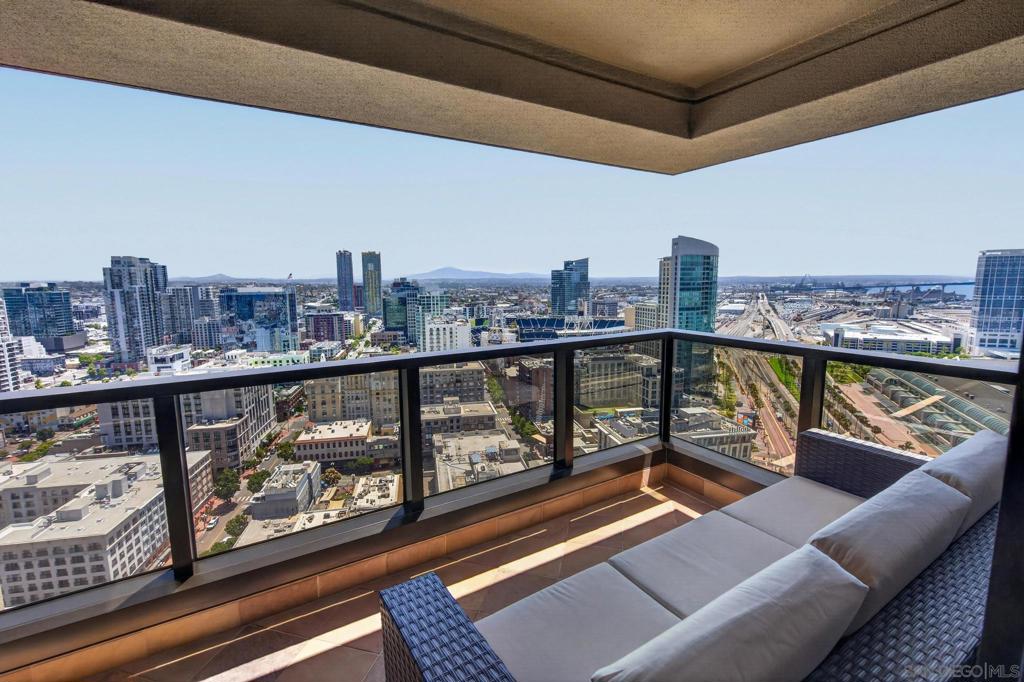 200 Harbor - photo 13