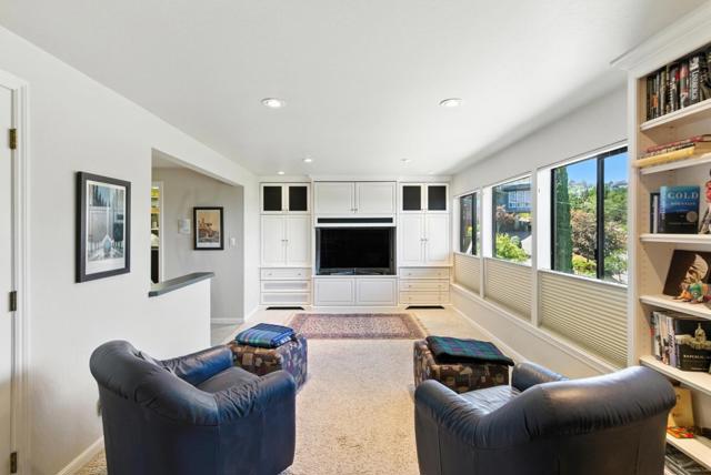 2935 Sherwood Drive, San Carlos CA: https://media.crmls.org/mediaz/85a9f3e2-ac31-41c2-9a3b-5e3792430d8a.jpg