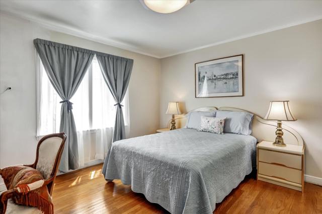 333 Elliot Street, San Francisco CA: https://media.crmls.org/mediaz/85aa1163-5589-4a1f-84fd-fad18b0ba82b.jpg
