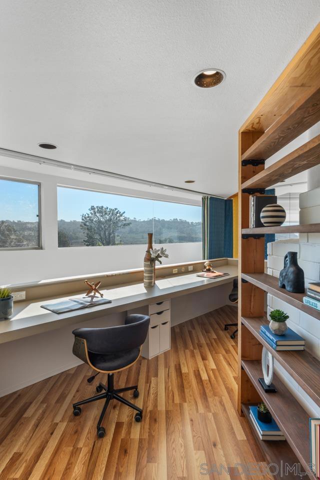 2506 Via Merano, Del Mar CA: https://media.crmls.org/mediaz/85aa9907-9a37-475b-94fc-b5259ca3c47c.jpg