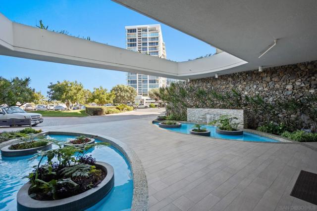 Image 2 of 32 For 1750 Avenida Del Mundo  504