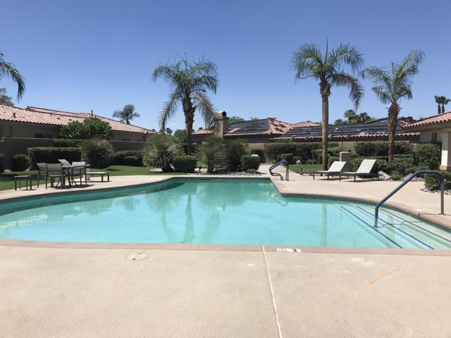 379 Tomahawk Drive, Palm Desert CA: https://media.crmls.org/mediaz/85ab2992-203b-4b6c-a204-ebe463257de9.jpg