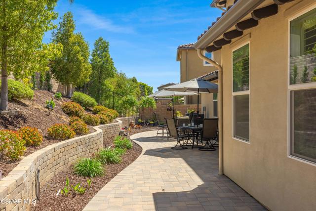 12809 Lone Trail Court, Moorpark CA: https://media.crmls.org/mediaz/85ab4086-c64c-4f49-a61b-7ec45ee38931.jpg