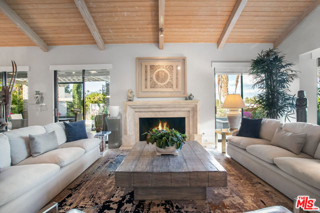 4 Trinity Court, Rancho Mirage CA: https://media.crmls.org/mediaz/85ab7992-1934-4dae-b07d-c739dca1774a.jpg