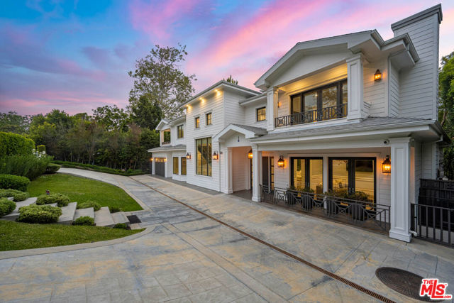 126 N Canyon View Drive, Los Angeles CA: https://media.crmls.org/mediaz/85acd655-7e80-488e-8a47-30ca2bff8458.jpg