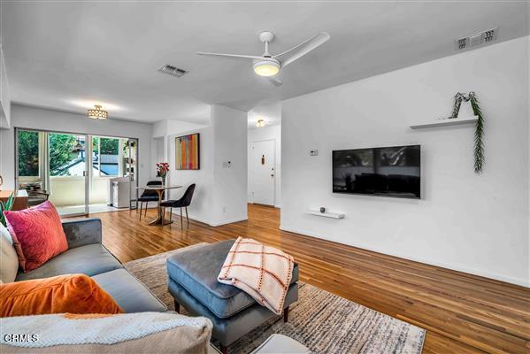 11511 Moorpark Street #11, Los Angeles, CA, 91602 11511 Moorpark Street #11, Los Angeles, CA, 91602