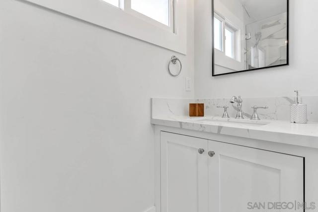 1864 Sunset Blvd, San Diego CA: https://media.crmls.org/mediaz/85ae7625-1488-48b7-9ab4-e53411d280ec.jpg