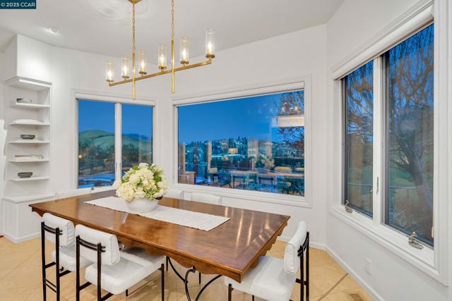 1121 Eagle Nest Ct, Danville CA: https://media.crmls.org/mediaz/85aed725-ef42-4d1e-a29b-3cc75a158e4b.jpg