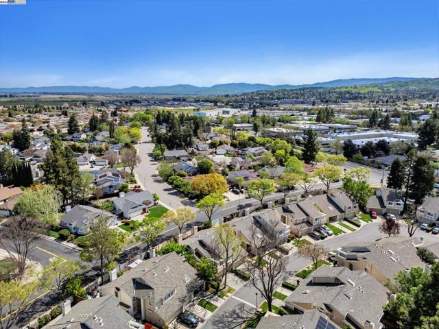 1549 Trimingham Drive, Pleasanton CA: https://media.crmls.org/mediaz/85af83d1-5d0a-4b04-955c-83a127822ee1.jpg