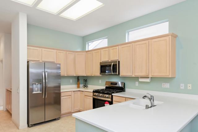 37549 Turnberry Isle Drive, Palm Desert CA: https://media.crmls.org/mediaz/85afcfe5-802b-4d3b-860d-6b2a034106ff.jpg