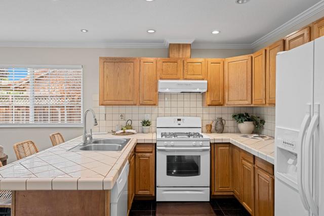 6084 Amador Place, Newark CA: https://media.crmls.org/mediaz/85b226e0-96b3-4fcc-b2ba-7a2d63b2246d.jpg