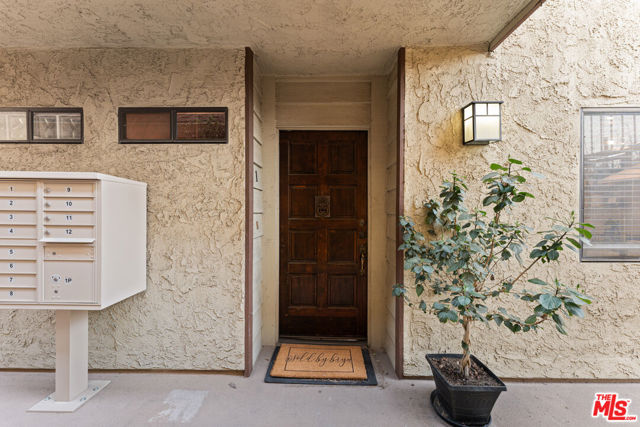 4543 Coldwater Canyon Avenue, 1 photo 2