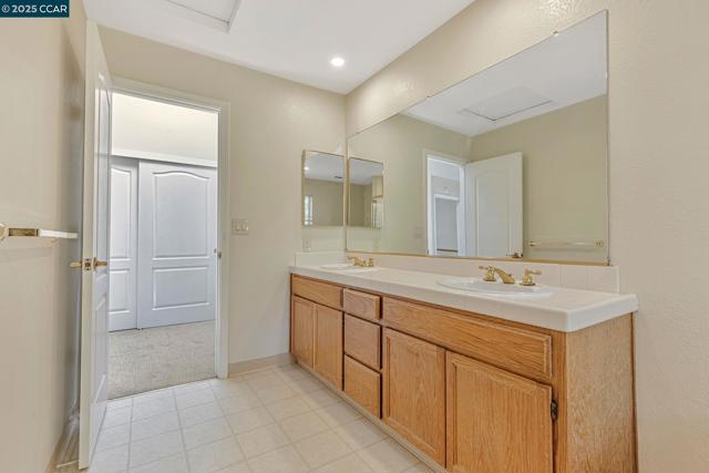 32 Shoal Dr, Vallejo CA: https://media.crmls.org/mediaz/85b42286-5f59-485d-9b2e-a098013e6580.jpg