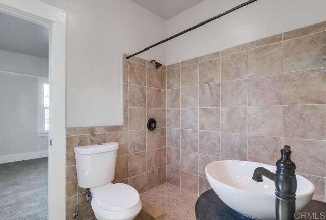 Image 17 of 75 For 5044 Guava Avenue