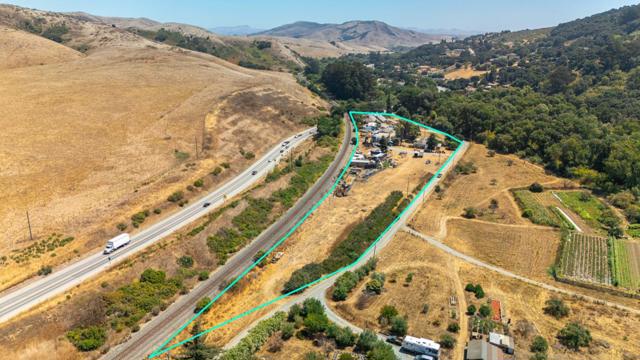 250 Old Chittenden Road, Watsonville CA: https://media.crmls.org/mediaz/85b4705a-deb0-4948-970e-5b6d11c51de9.jpg