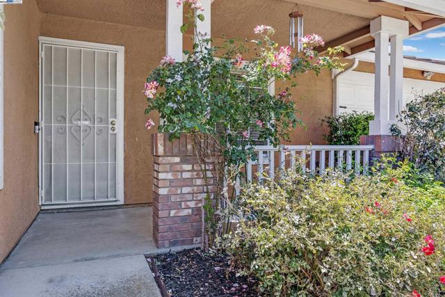 6997 Foxtail Dr, Livermore CA: https://media.crmls.org/mediaz/85b4c21c-88de-4dc7-bec1-f3971370780d.jpg