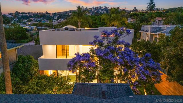 7372 76 Fay Ave, La Jolla CA: https://media.crmls.org/mediaz/85b5104f-db2b-48f0-b32e-6a1aa998f95a.jpg