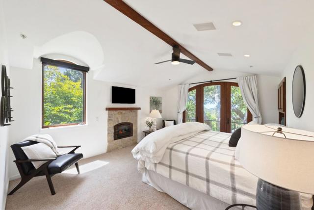 5 NE of 4th on Lopez, Carmel CA: https://media.crmls.org/mediaz/85b53f8e-115c-4080-95e8-6d26da83adf8.jpg