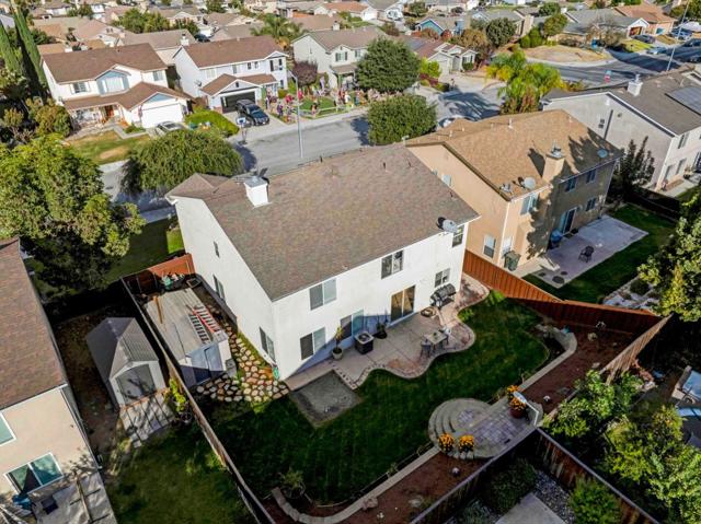 2425 Glenview Drive, Hollister CA: https://media.crmls.org/mediaz/85b61fd3-4640-49e5-90b2-c5f10fb89f44.jpg