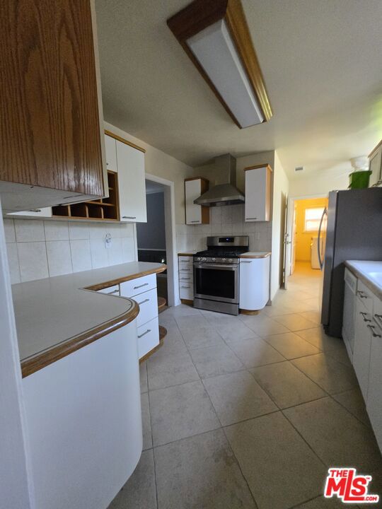 4512 Chasar Place, Los Angeles CA: https://media.crmls.org/mediaz/85b623a0-3ea6-45f6-bfcb-7f7687aed735.jpg