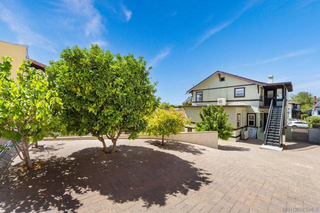 2445 47 A Street, San Diego CA: https://media.crmls.org/mediaz/85b69b76-a776-44aa-8eb5-496723aaf1d8.jpg