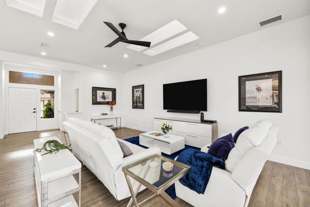 78420 Willowrich Drive, Palm Desert CA: https://media.crmls.org/mediaz/85b6abf5-f02e-4949-abec-b81b119a298e.jpg
