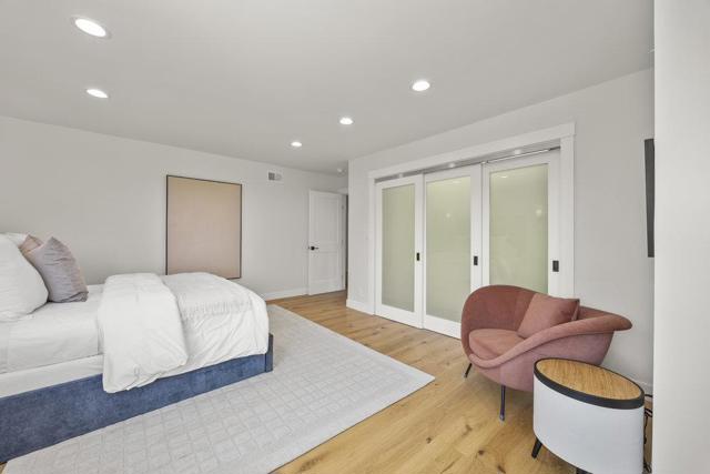 1095 Macadamia Drive, Hillsborough CA: https://media.crmls.org/mediaz/85b6c1bc-aae6-40c2-b544-b88803e3492e.jpg