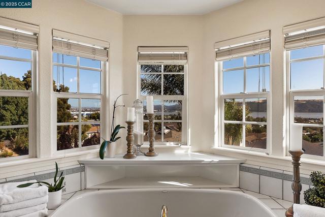 1620 Saint Francis Ct, Benicia CA: https://media.crmls.org/mediaz/85b7f231-14c9-4c49-9eda-0c893ed54f94.jpg