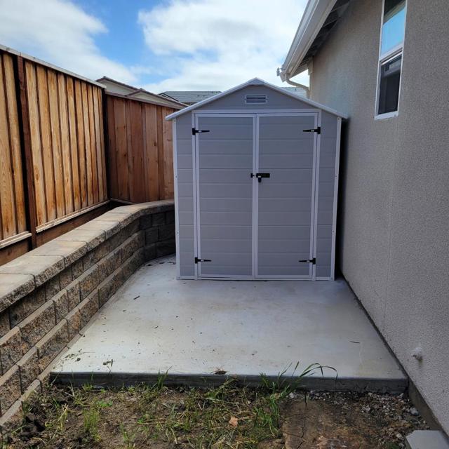 2080 Fuchsia Drive, Hollister CA: https://media.crmls.org/mediaz/85b936c6-b892-474e-9bb6-ba826072183c.jpg