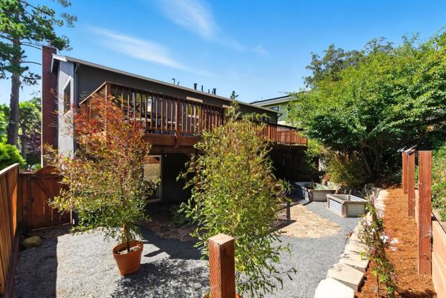422 Portola Avenue, Half Moon Bay CA: https://media.crmls.org/mediaz/85b93c6c-4a04-469b-b16c-e609cc721e53.jpg
