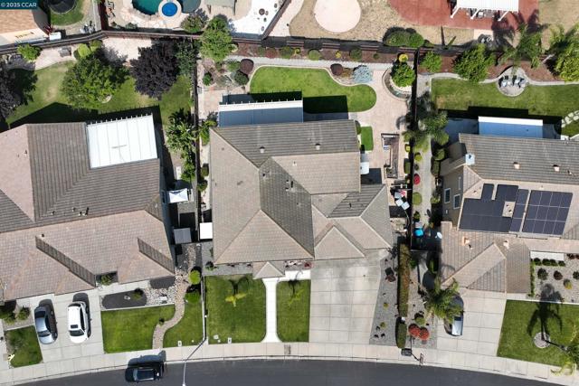 812 Westgate Drive, Vacaville CA: https://media.crmls.org/mediaz/85b9c578-0f4d-40b2-b35a-4e47df79a047.jpg