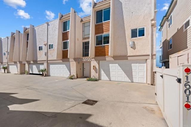 Detail Gallery Image 5 of 34 For 1601 S Pacific St 1b,  Oceanside,  CA 92054 - 3 Beds | 2/1 Baths