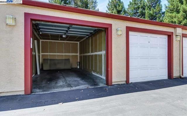 1310 Walden Rd, Walnut Creek CA: https://media.crmls.org/mediaz/85bafa81-2e36-4ad4-b33e-41fe794c1fdf.jpg