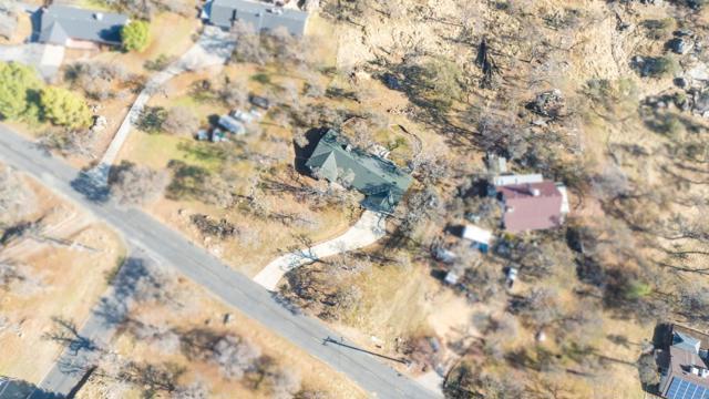 30159 Horseshoe Drive, Coarsegold CA: https://media.crmls.org/mediaz/85bb0940-073d-4a91-af8a-0d1a072c8caf.jpg