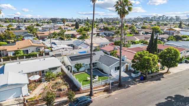 Detail Gallery Image 4 of 29 For 5051 Pelusa St, San Diego,  CA 92113 - 4 Beds | 3 Baths